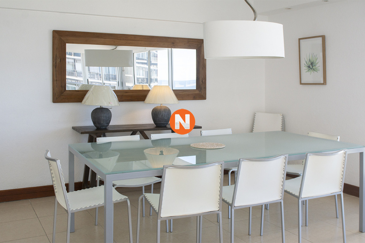 Apartamento Ref.224888 - Apartamento de 2 dormitorios con vista al mar en venta en Peninsula.