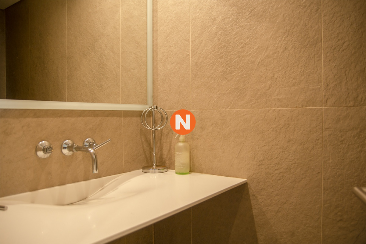 Apartamento Ref.225333 - Departamento de 3 dormitorios con parrillero en venta, edificio nuevo en la Peninsula.