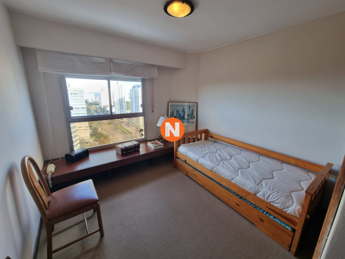 Apartamento Ref.224961 - Vende espectacular apartamento de 3 dormitorios en Punta del Este