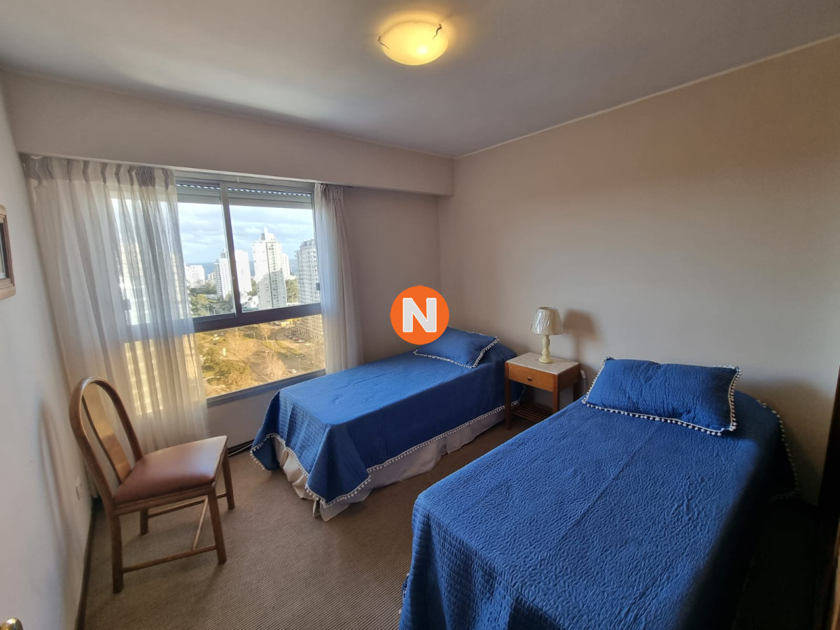 Apartamento Ref.224961 - Vende espectacular apartamento de 3 dormitorios en Punta del Este