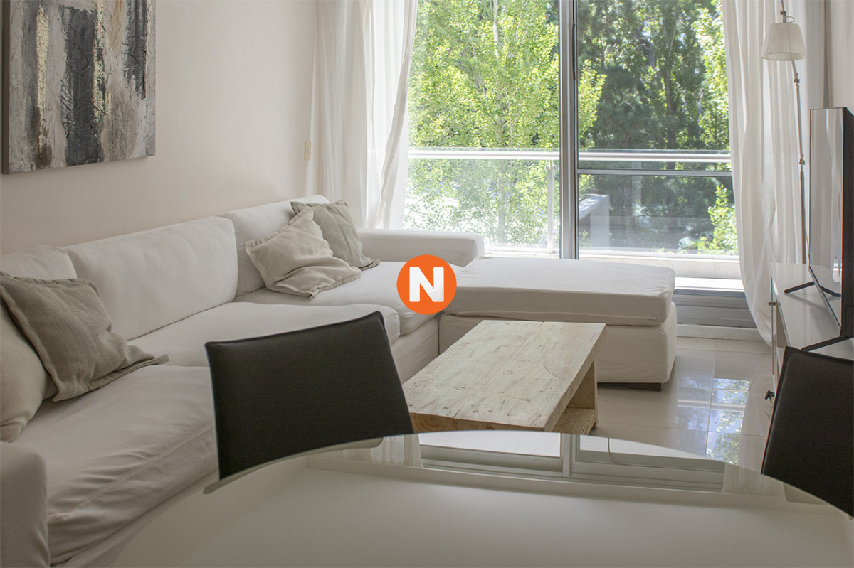 Apartamento Ref.225068 - Apartamento en Venta de 2 dormitorios en Punta del Este Sobre Roosevelt