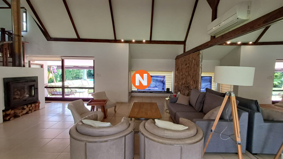 Casa Ref.225506 - Vende gran casa para vivir todo el año, de 3 dormitorios en Punta del Este 