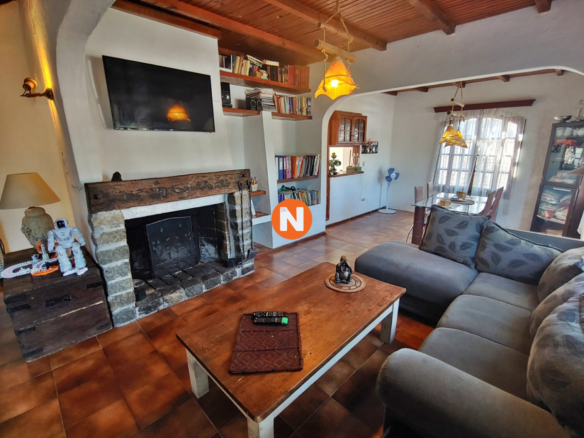 Casa Ref.225186 - En venta casa de 4 dormitorios con piscina y parrillero en Las Delicias, Maldonado