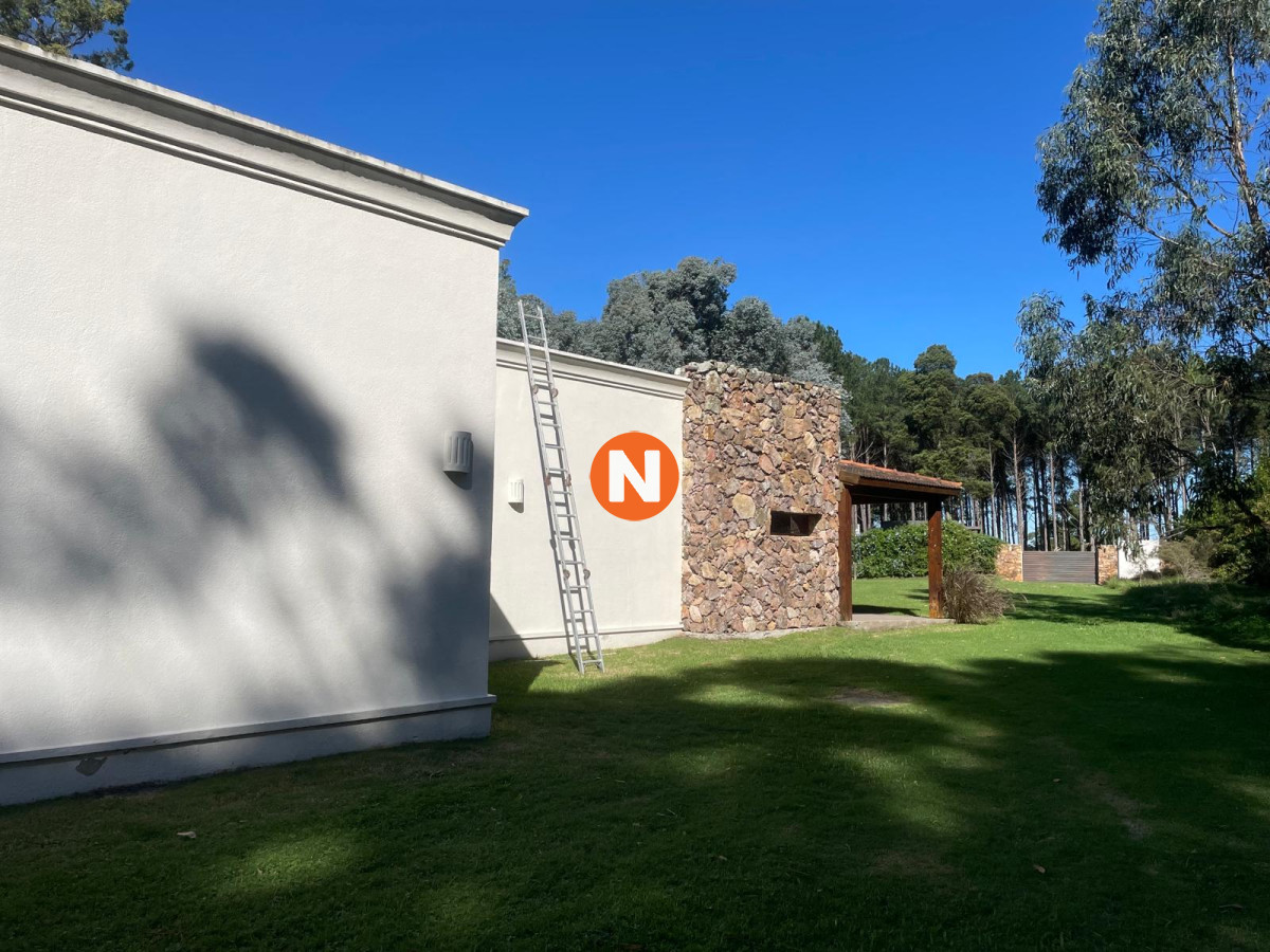 Casa Ref.222850 - Vende impresionante casa en Punta Ballena de 2 dormitorios.