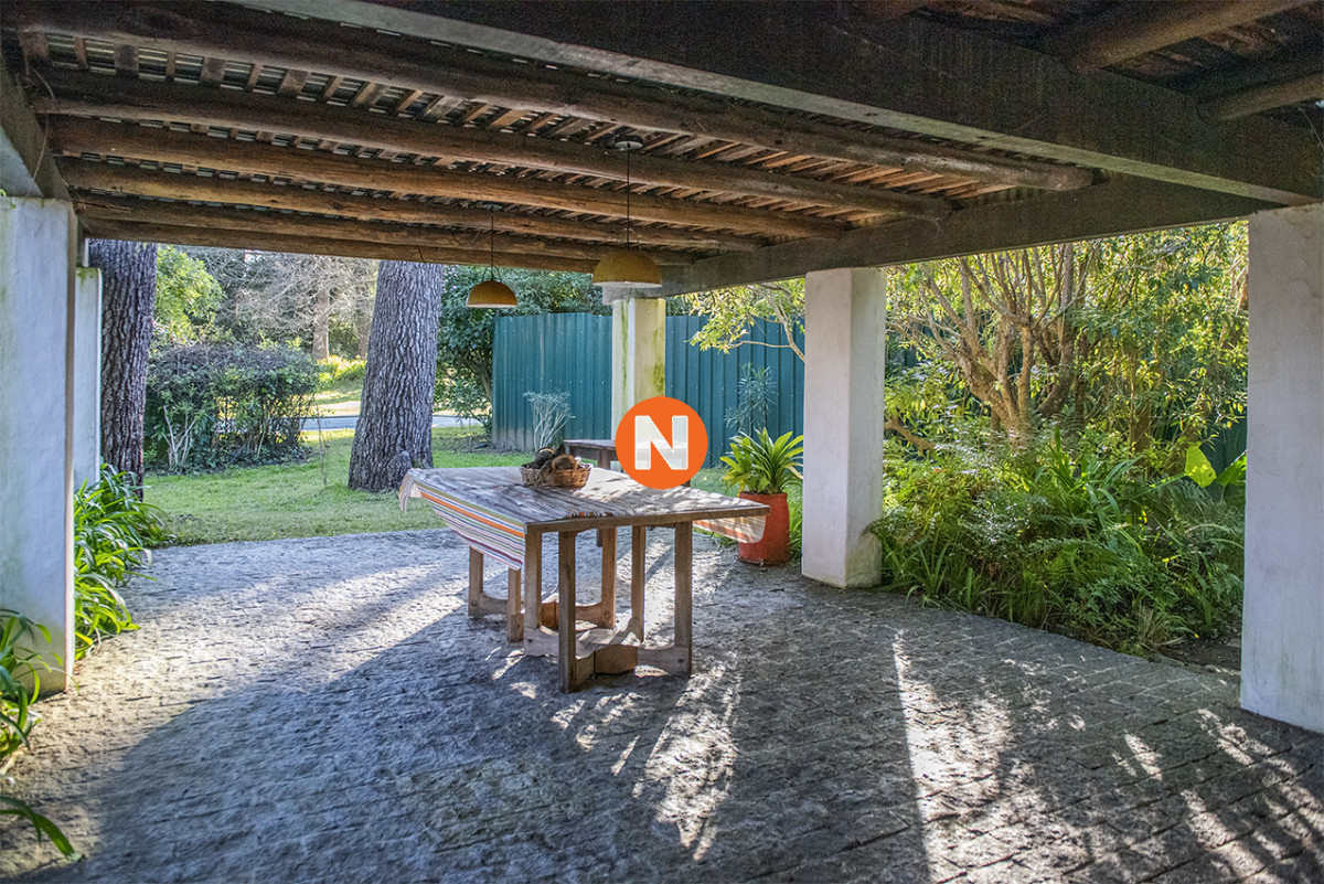 Casa Ref.225730 - Casa de 4 dormitorios en venta, en Golf Punta del Este