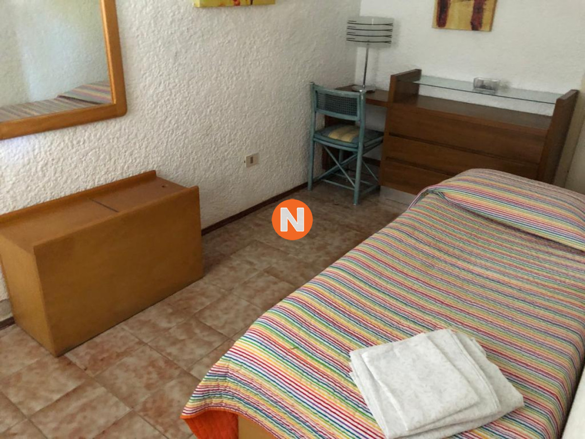 Casa Ref.225734 - Muy buena propiedad en venta, 5 dormitorios en barrio Cantegril, Punta del Este 