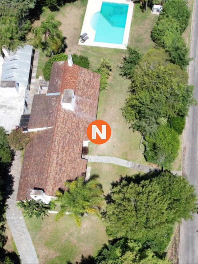 Casa Ref.225732 - En venta casa en Barrio Golf, Punta del Este de 6 dormitorios.