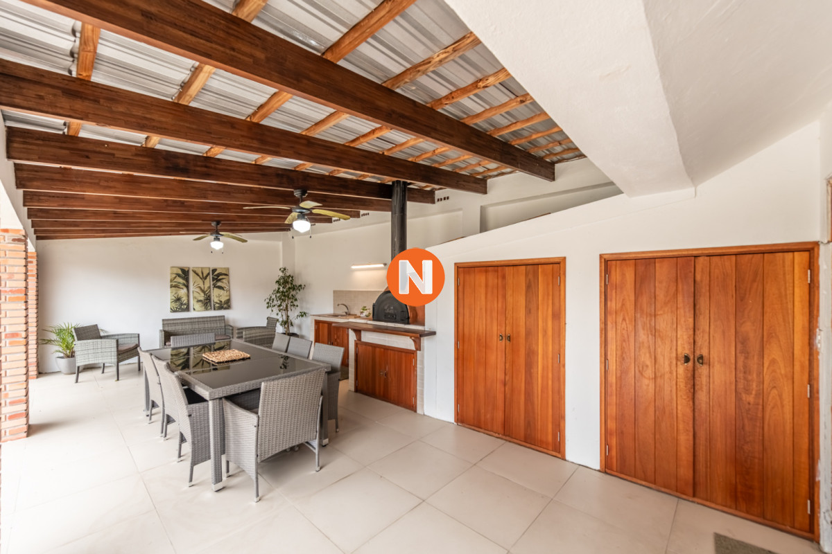 Casa Ref.225706 - Vendemos espectacular casa de 4 dormitorios en Playa Mansa, Punta del este