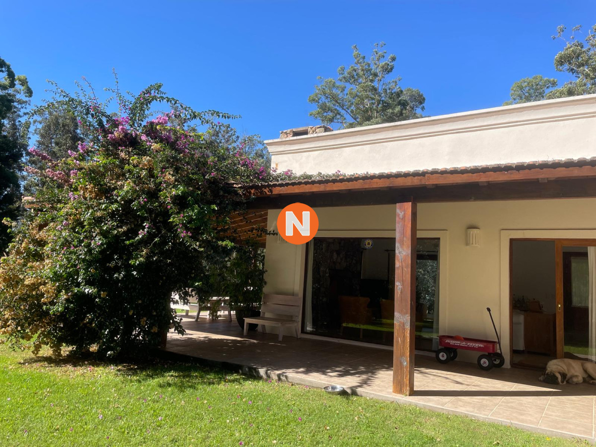 Casa Ref.222850 - Vende impresionante casa en Punta Ballena de 2 dormitorios.