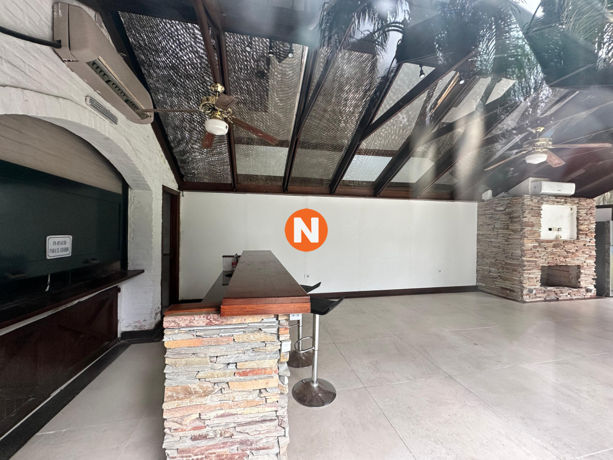 Casa Ref.225732 - En venta casa en Barrio Golf, Punta del Este de 6 dormitorios.