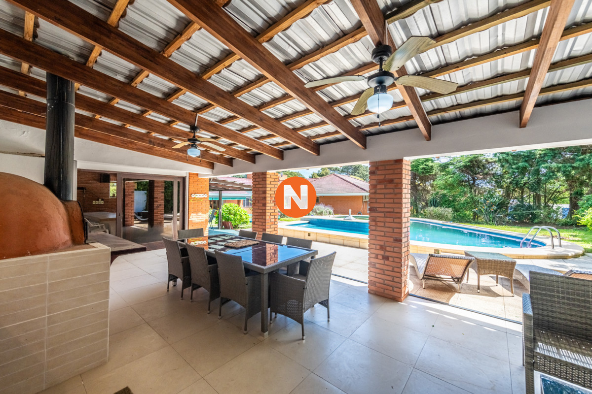 Casa Ref.225706 - Vendemos espectacular casa de 4 dormitorios en Playa Mansa, Punta del este