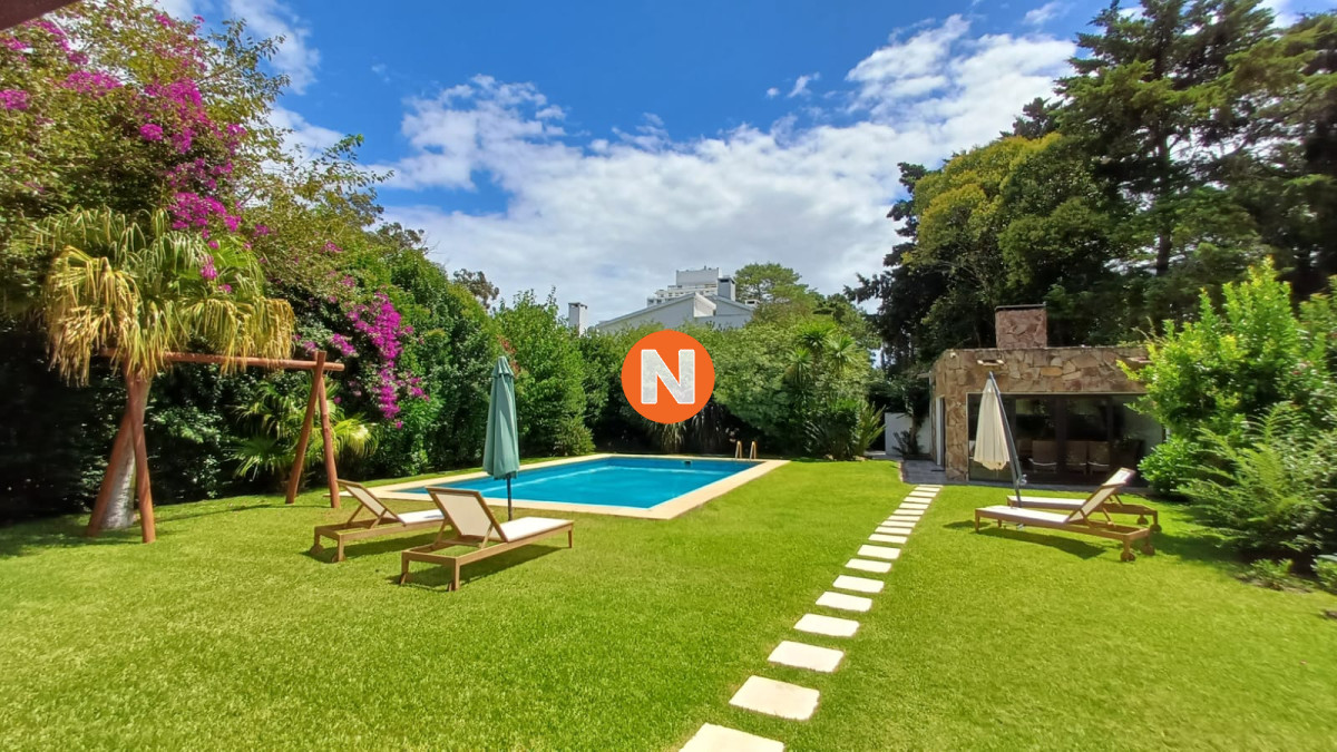 Casa Ref.225506 - Vende gran casa para vivir todo el año, de 3 dormitorios en Punta del Este 