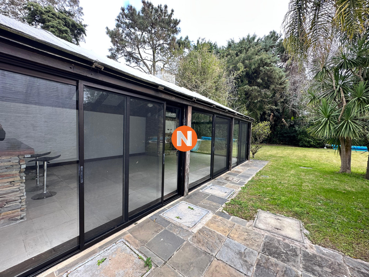 Casa Ref.225732 - En venta casa en Barrio Golf, Punta del Este de 6 dormitorios.