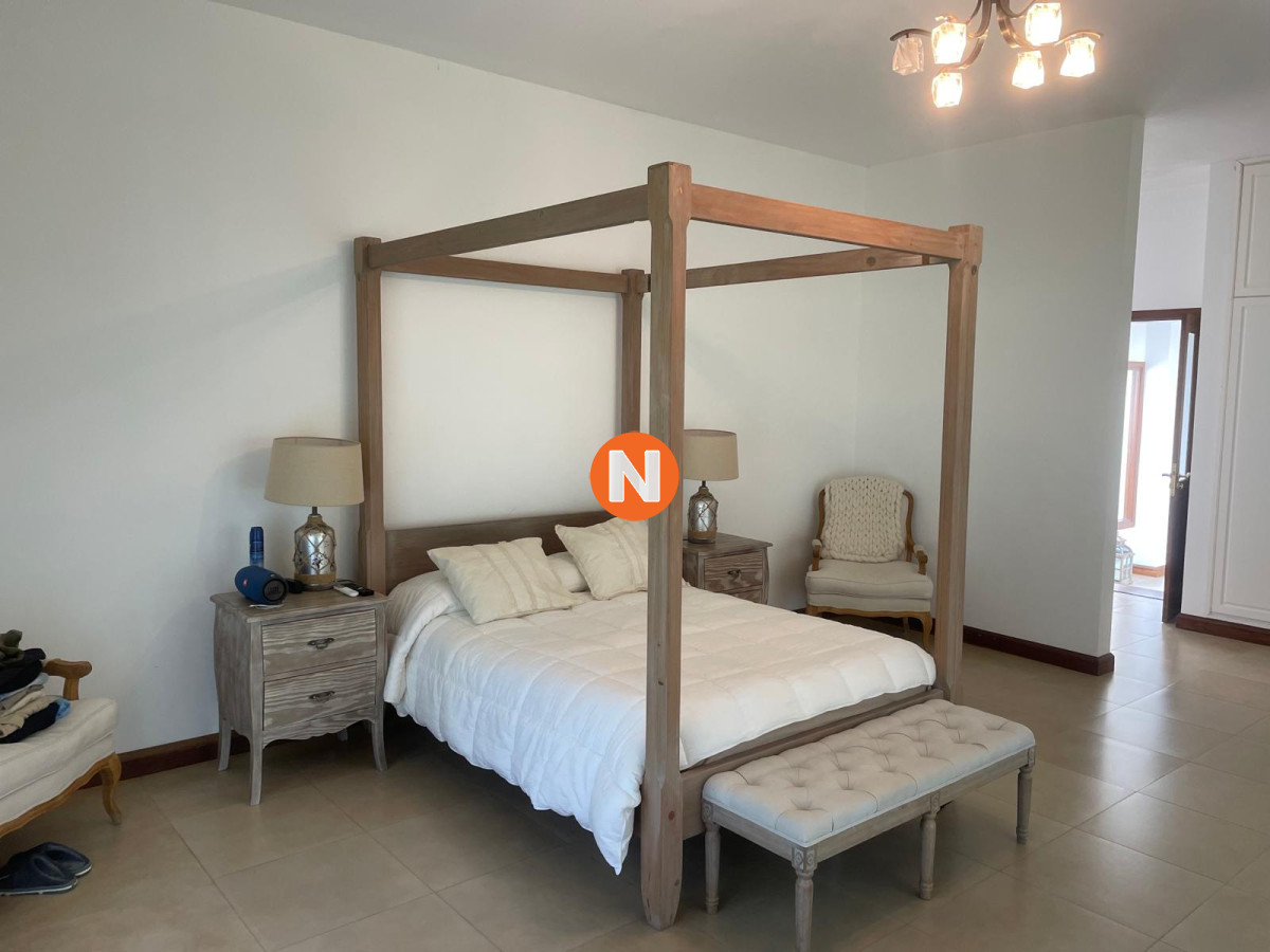 Casa Ref.222850 - Vende impresionante casa en Punta Ballena de 2 dormitorios.