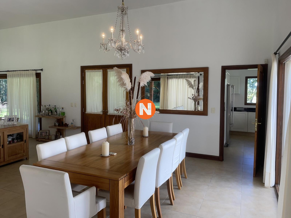 Casa Ref.222850 - Vende impresionante casa en Punta Ballena de 2 dormitorios.