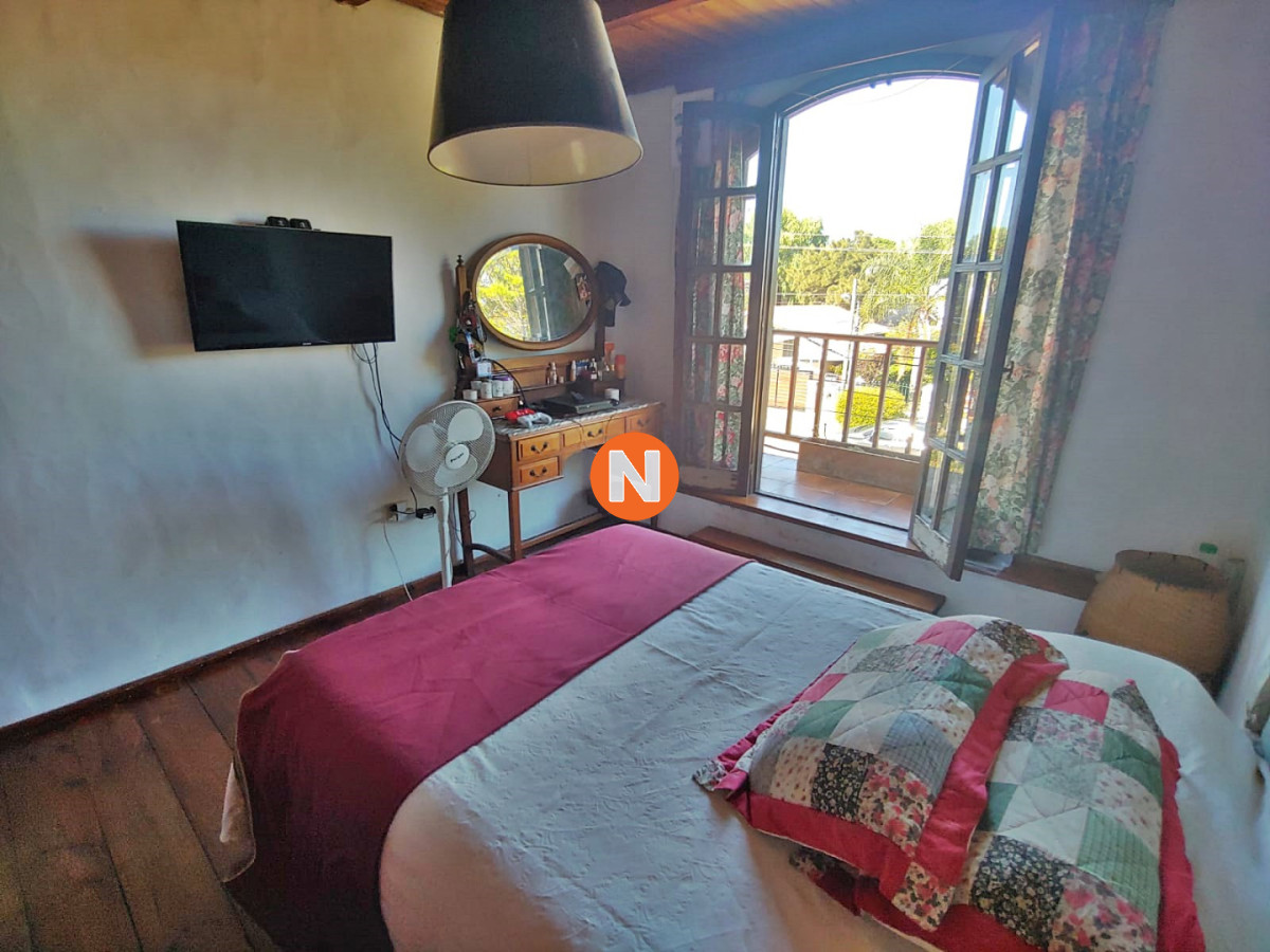 Casa Ref.225186 - En venta casa de 4 dormitorios con piscina y parrillero en Las Delicias, Maldonado