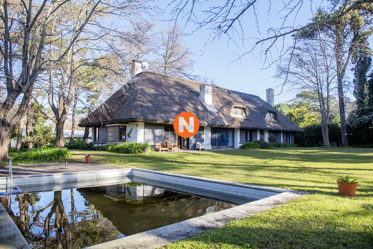 Casa Ref.225730 - Casa de 4 dormitorios en venta, en Golf Punta del Este
