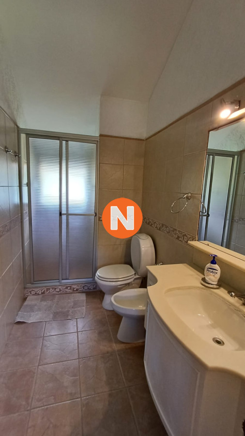 Casa Ref.225506 - Vende gran casa para vivir todo el año, de 3 dormitorios en Punta del Este 