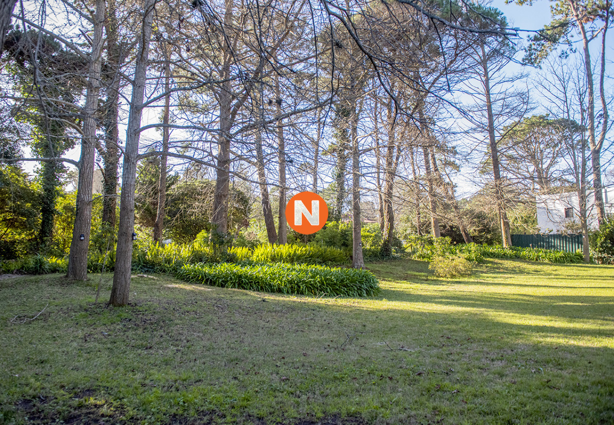 Casa Ref.225730 - Casa de 4 dormitorios en venta, en Golf Punta del Este