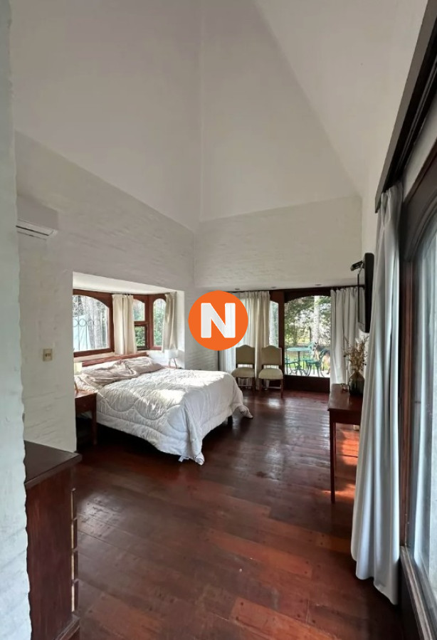 Casa Ref.225729 - Vende espectacular casa en Lugano de 3 dormitorios, con piscina y parrillero.