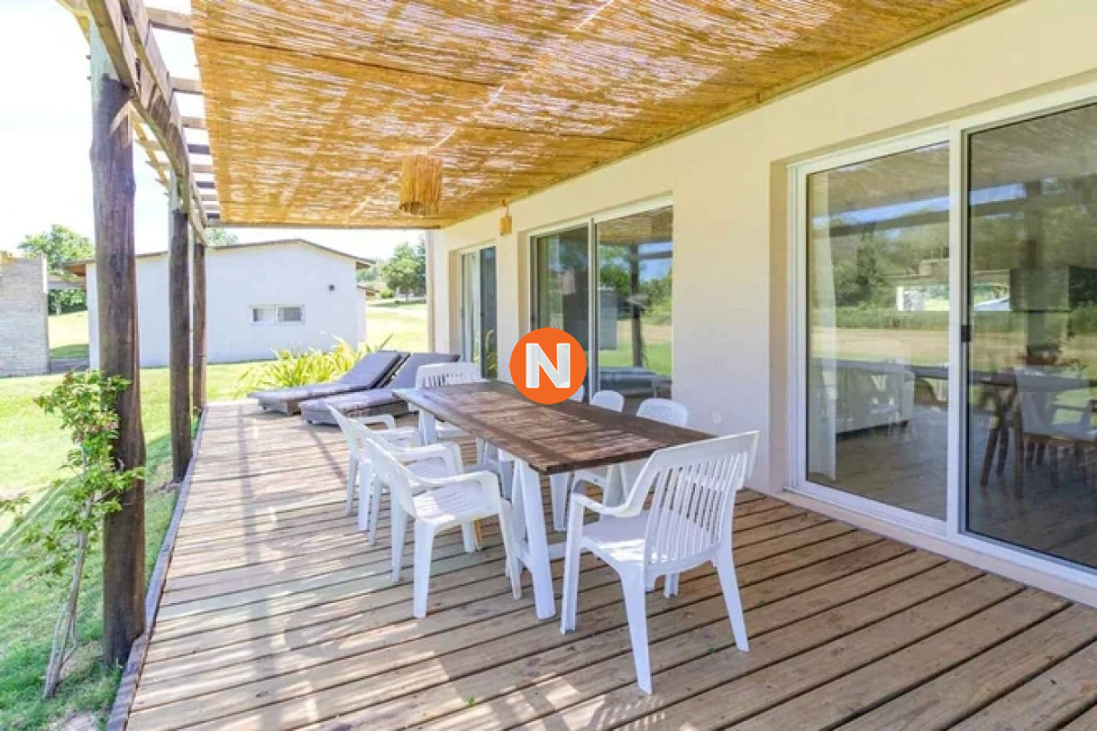 Casa Ref.222900 - Vende casa en Punta Ballena de 2 dormitorios.