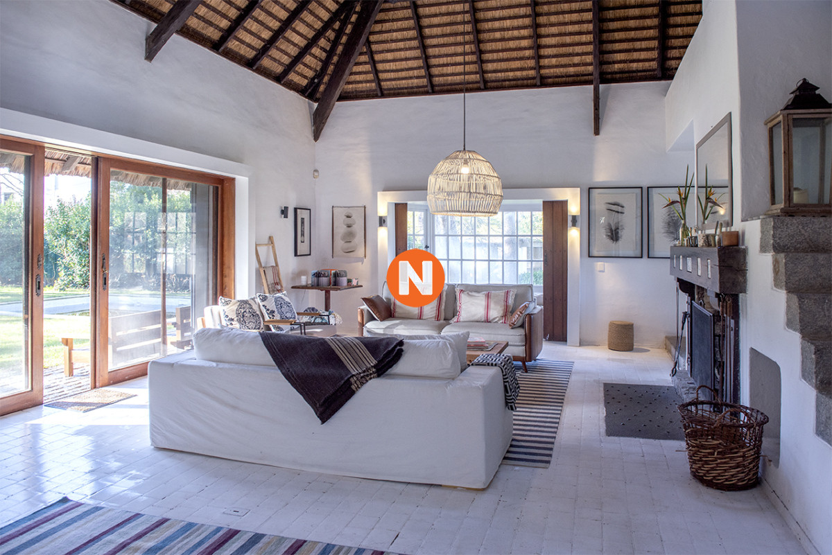 Casa Ref.225730 - Casa de 4 dormitorios en venta, en Golf Punta del Este