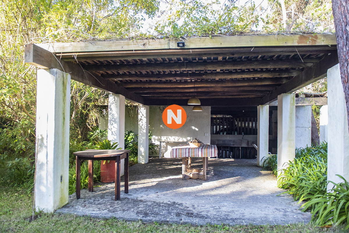 Casa Ref.225730 - Casa de 4 dormitorios en venta, en Golf Punta del Este