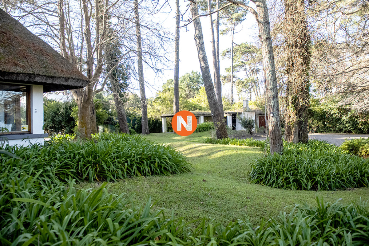 Casa Ref.225730 - Casa de 4 dormitorios en venta, en Golf Punta del Este