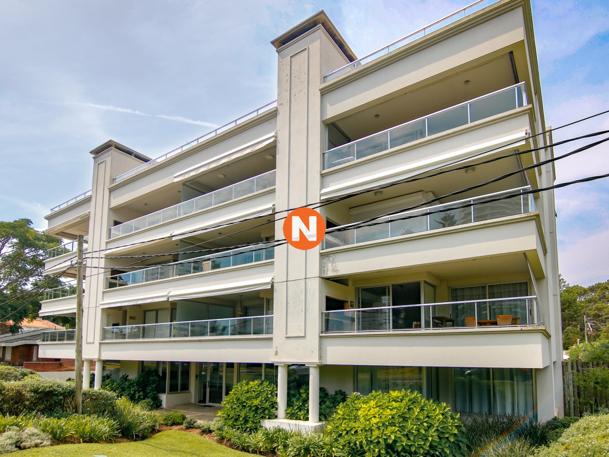 Apartamento Ref.226034 - Apartamento en Venta de 2 dormitorios en Playa Mansa , Punta del este