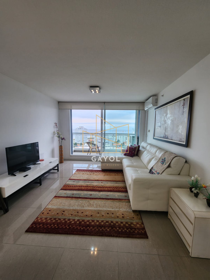 Apartamento ID.110 - Apartamento en venta en torre One, 1 dormitorio amueblado, vista al mar, playa brava 