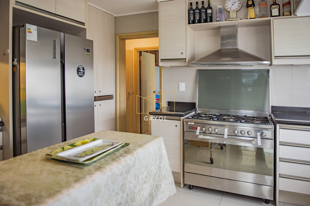 Apartamento ID.904 - Vende apartamento de 3 dormitorios en Mansa, Punta del Este.