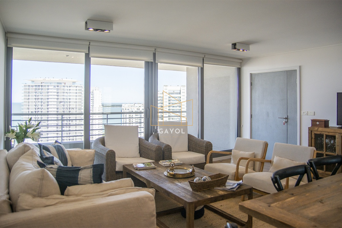 Apartamento ID.136 - Departamento de 2 suites en venta en Alexander Boulevard, Playa Mansa