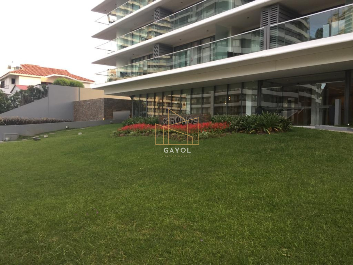 Apartamento ID.463 - Apartamento de 2 dormitorios en edificio Chronos , Punta del este  