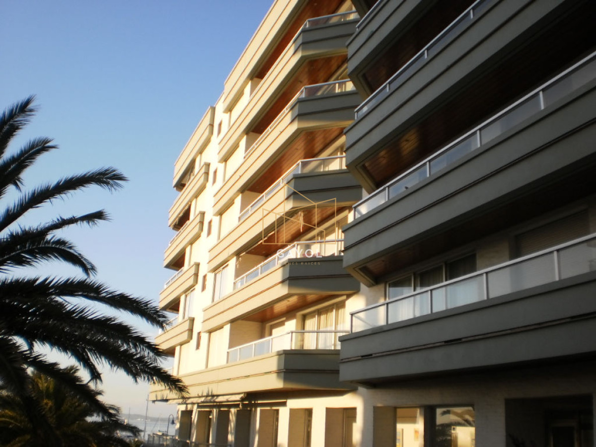Apartamento ID.461 - Apartamento en venta de 2 dormitorios en Peninsula , Puerto , Punta del este 