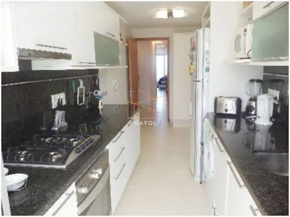Apartamento ID.460 - Departamento en venta en Seasons Tower, a metros del mar.