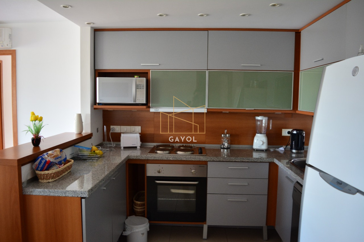 Apartamento ID.111 - Vende, Permuta apartamento por Casa en Punta del Este ! 