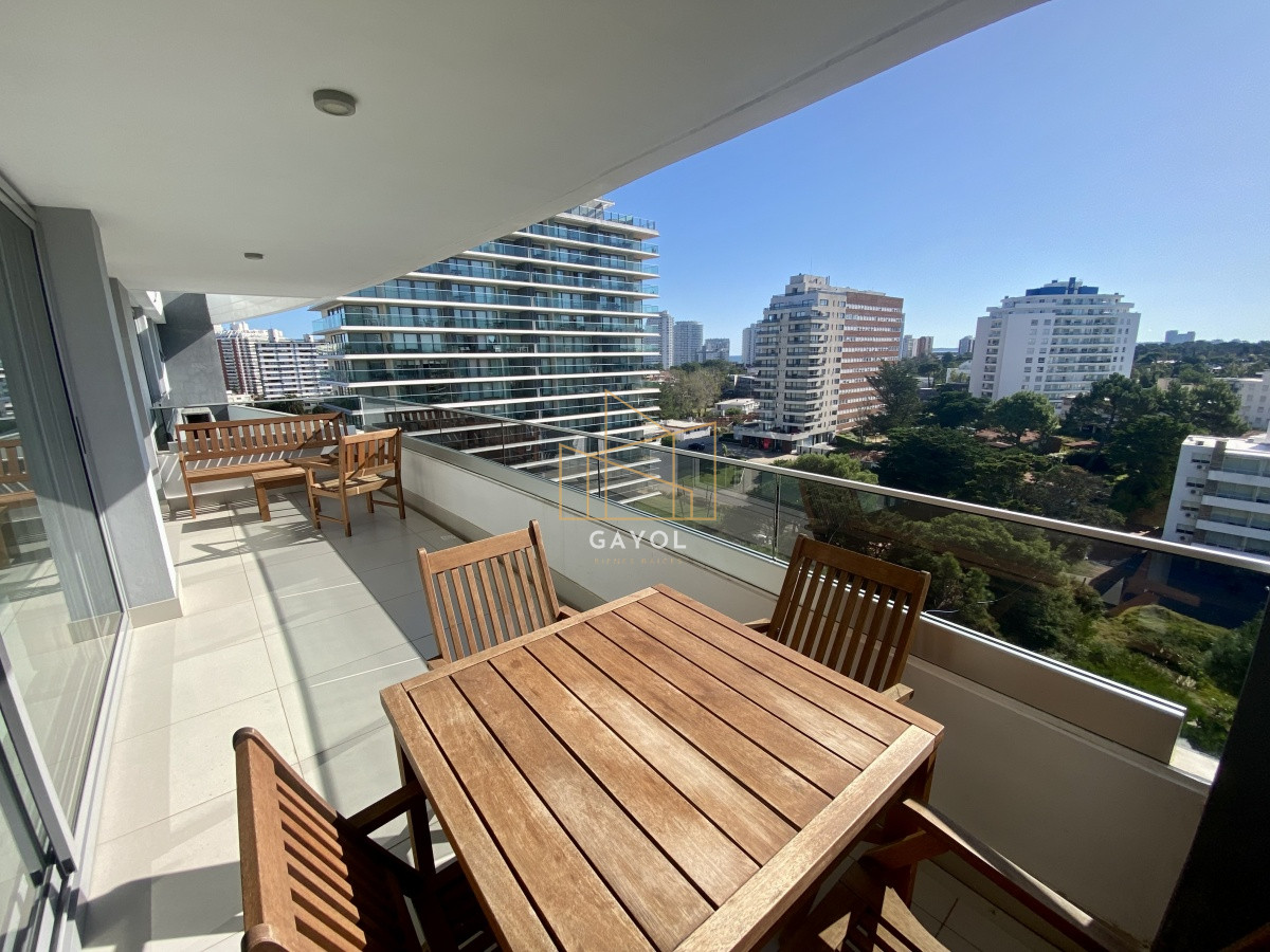 Apartamento ID.220 - Apartamento en Venta de 3 dormitorios en Aidy Grill , Punta del este 