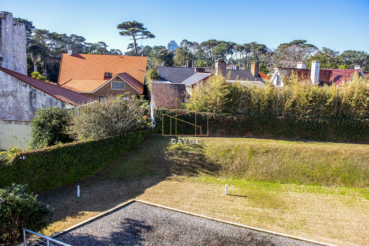 Apartamento ID.818 - Departamento de 2 dormitorios en venta proximo a Playa Mansa, Punta del Este