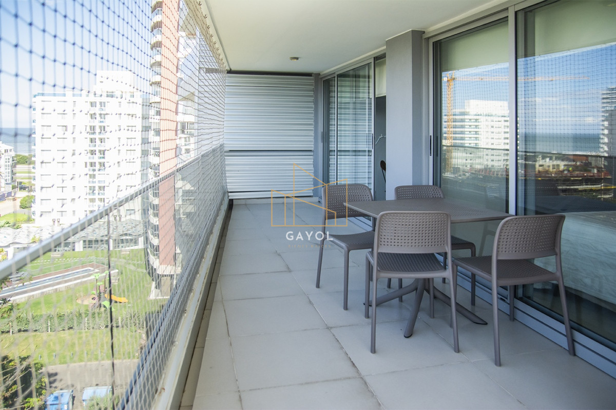 Apartamento ID.221 - Apartamento en venta en Torre esmeralda de 3 dormitorios , en Punta del Este