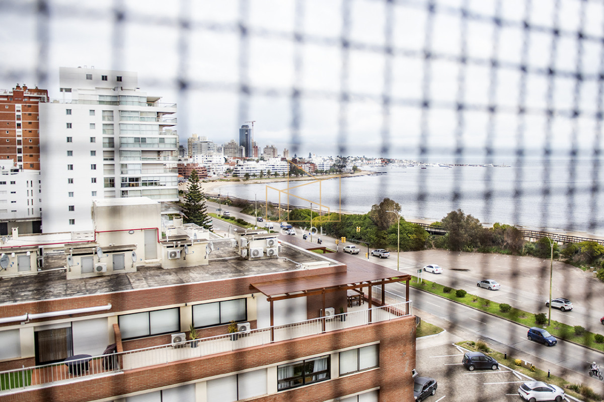 Apartamento ID.904 - Vende apartamento de 3 dormitorios en Mansa, Punta del Este.