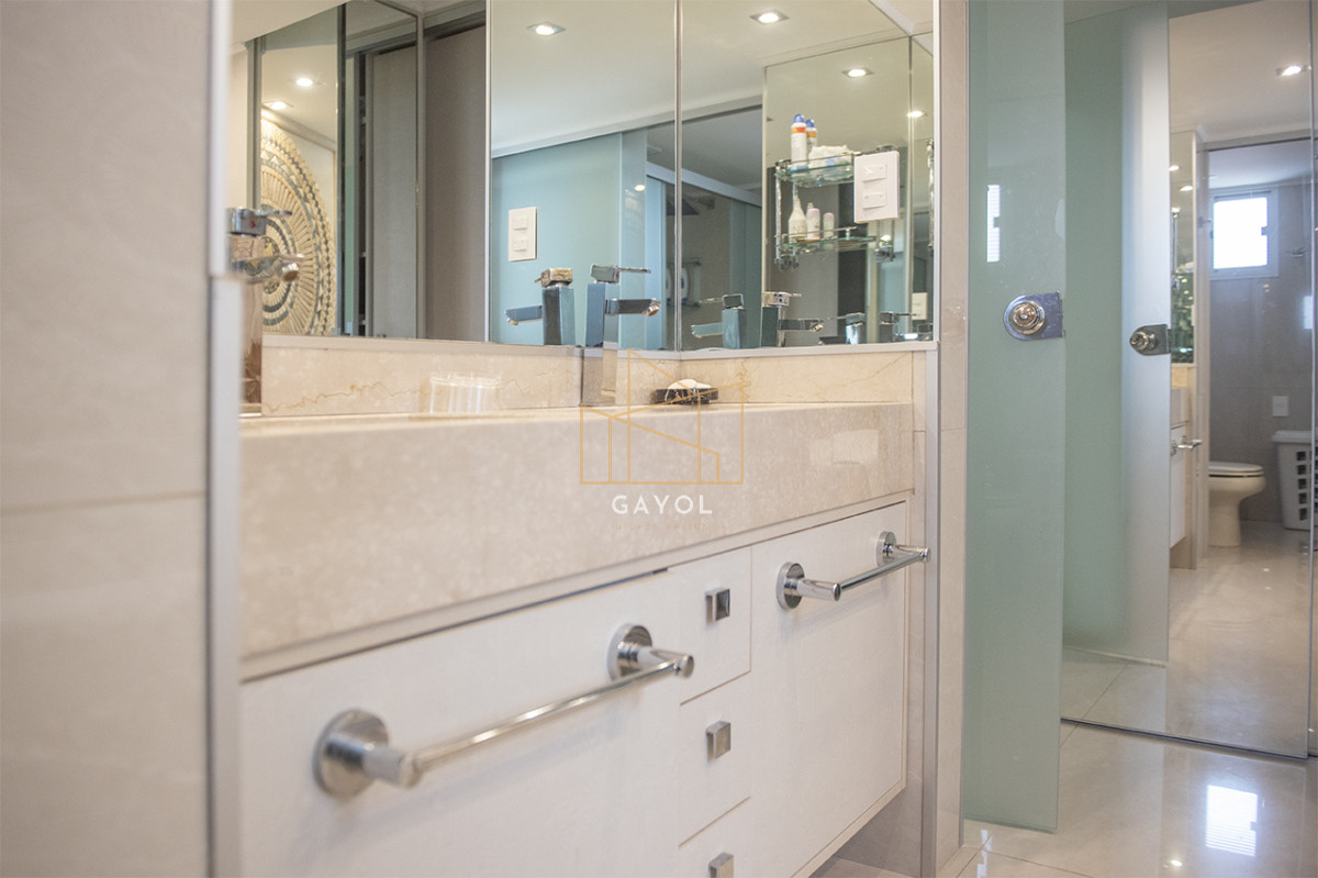 Apartamento ID.904 - Vende apartamento de 3 dormitorios en Mansa, Punta del Este.