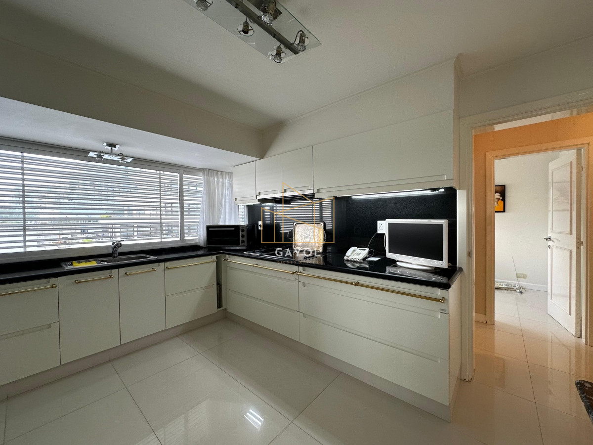 Apartamento ID.902 - Departamento en venta, 3 dormitorios en torre emblematica frente al mar