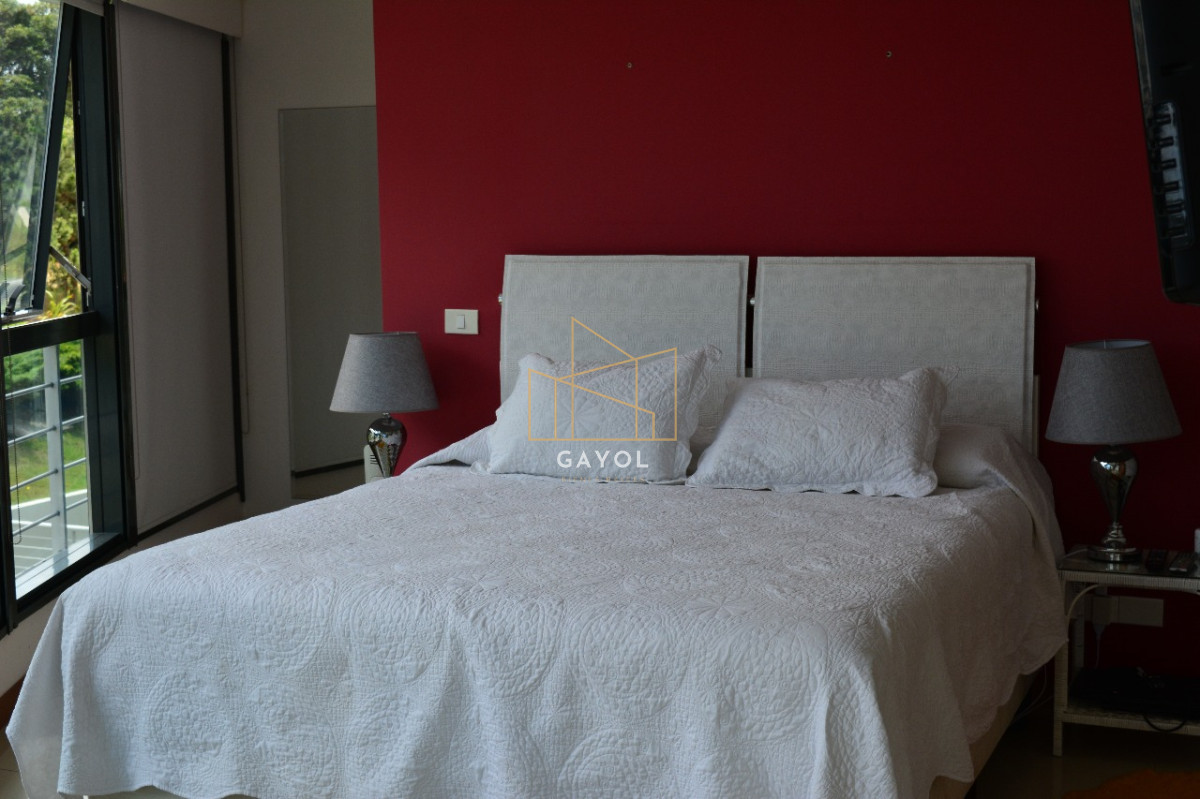 Apartamento ID.111 - Vende, Permuta apartamento por Casa en Punta del Este ! 