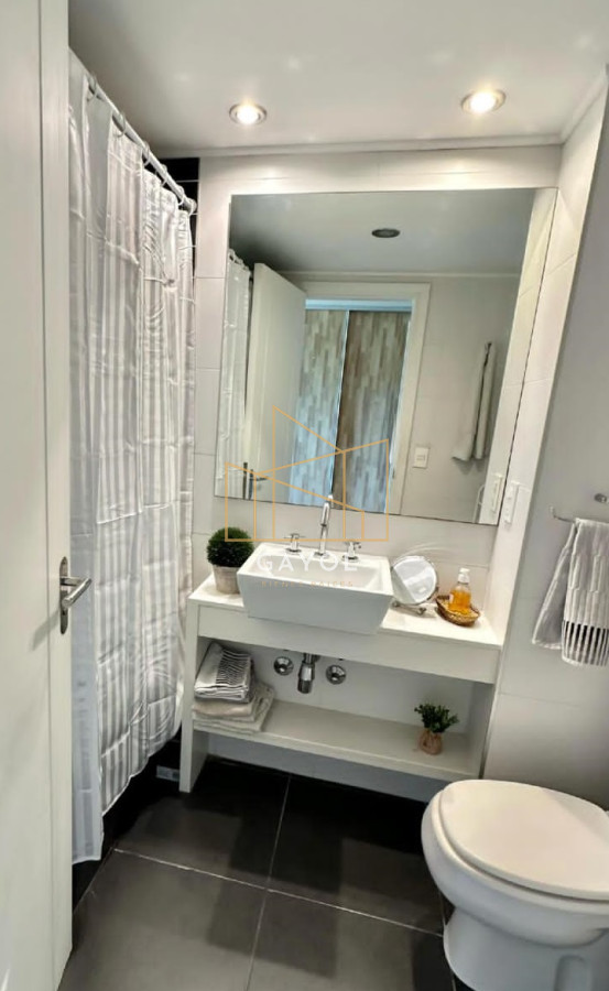 Apartamento ID.351 - Se vende excelente apartamento con vista inigualable en Roosevelt, Punta del Este, de 2 dormitorios.