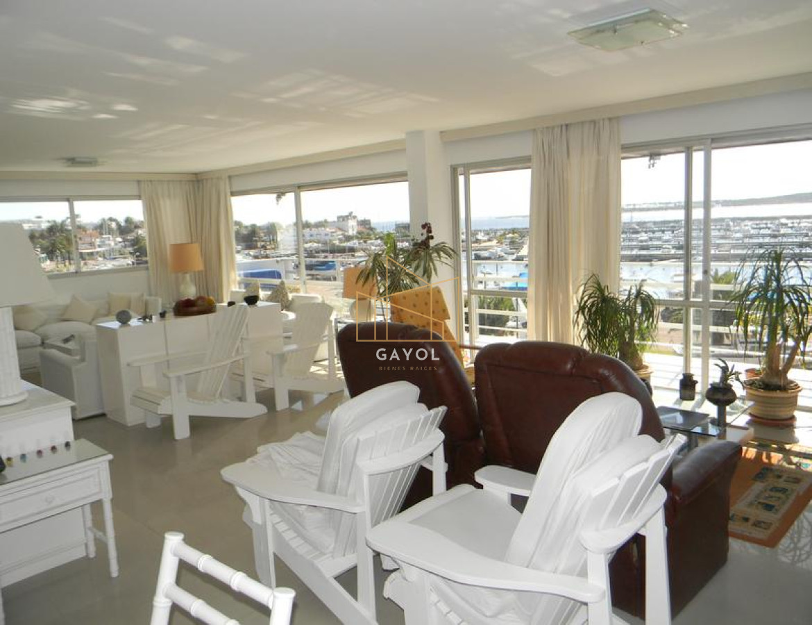 Apartamento ID.903 - Apartamento en venta con vista al puerto !