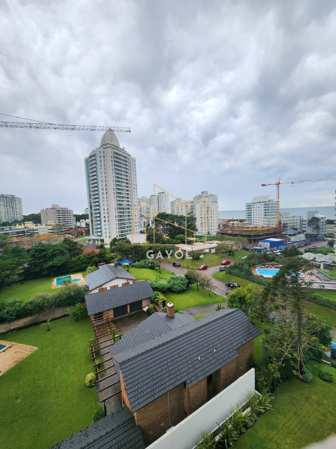 Apartamento ID.221 - Apartamento en venta en Torre esmeralda de 3 dormitorios , en Punta del Este