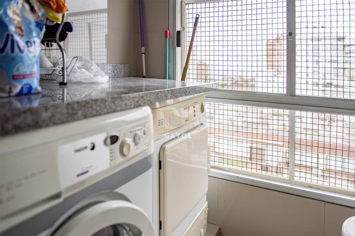 Apartamento ID.904 - Vende apartamento de 3 dormitorios en Mansa, Punta del Este.