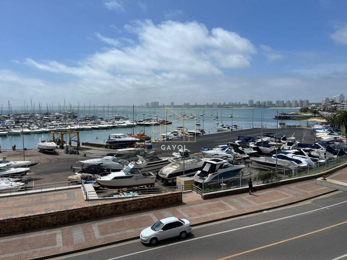 Apartamento ID.906 - Departamento con vista unica frente al puerto,  4 dormitorios