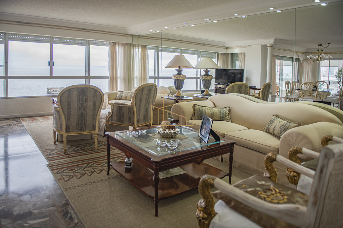 Apartamento ID.904 - Vende apartamento de 3 dormitorios en Mansa, Punta del Este.