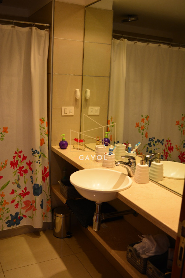 Apartamento ID.111 - Vende, Permuta apartamento por Casa en Punta del Este ! 